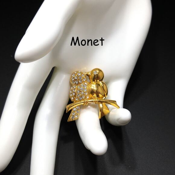 Monet Two Love Birds Rhinestone Brooch, Gold Plated, 1980s Vintage Jewelry - Picture 2 of 10